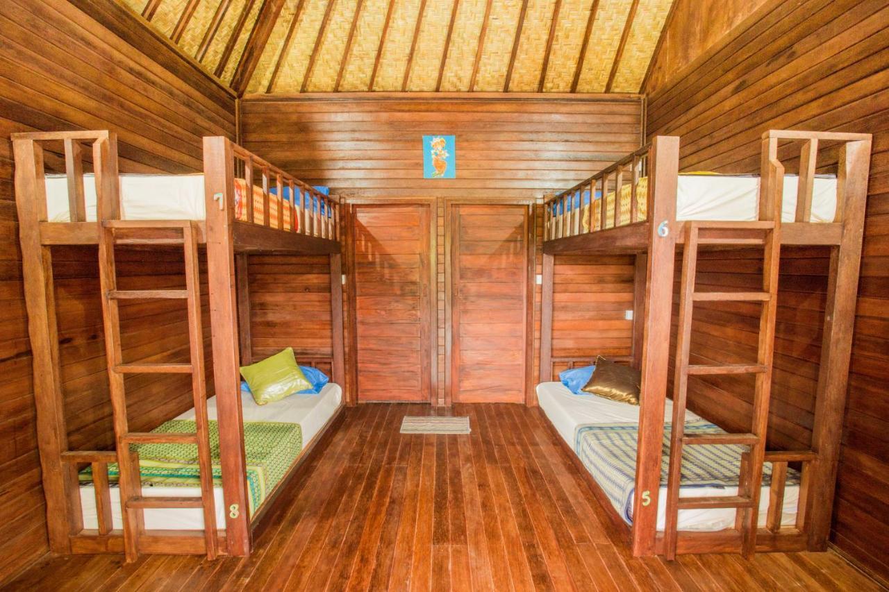 Uma Hostel Lembongan Екстер'єр фото